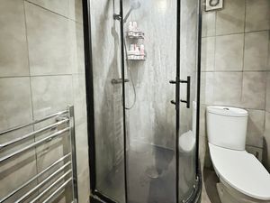 Photo 19- click for photo gallery